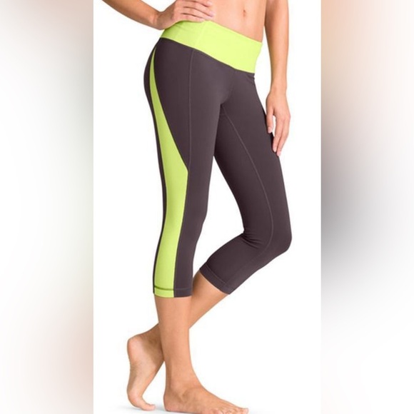Athleta Splits Revelation Capri, heather Day-glo orange & black. Small. - Picture 7 of 7
